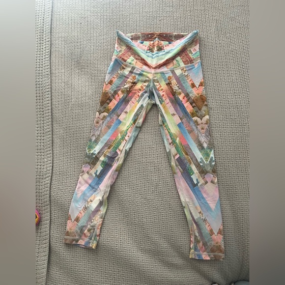 Niyama Sol Colorful Patterned Pants Set of 3 plus All Access Sports Bra - Picture 4 of 5